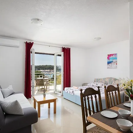 Ivan Mit Meerblick Apartment