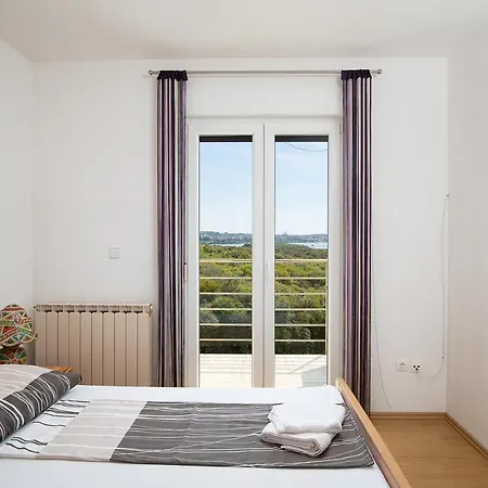 Apartment Ivan Mit Meerblick *