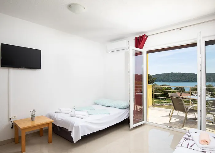 Ivan Mit Meerblick Appartamento