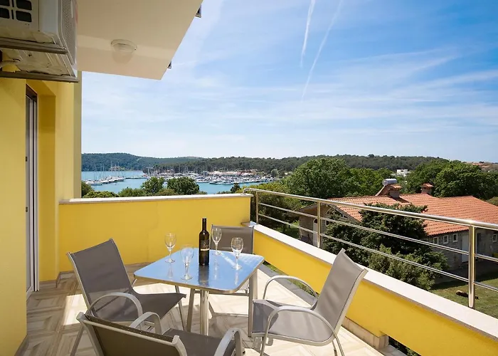 Ivan Mit Meerblick Appartamento Pomer