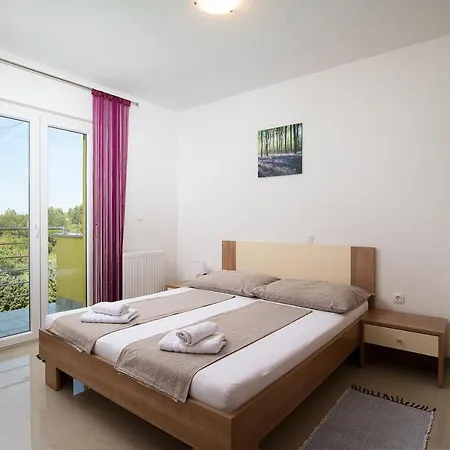 Appartement Ivan Mit Meerblick Pomer